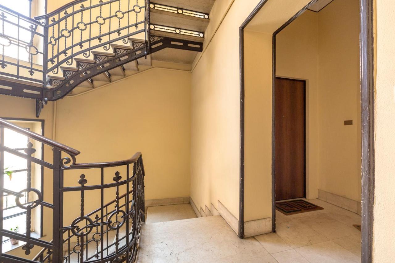A Due Passi Da Piazza Firenze Apartment มิลาน ภายนอก รูปภาพ