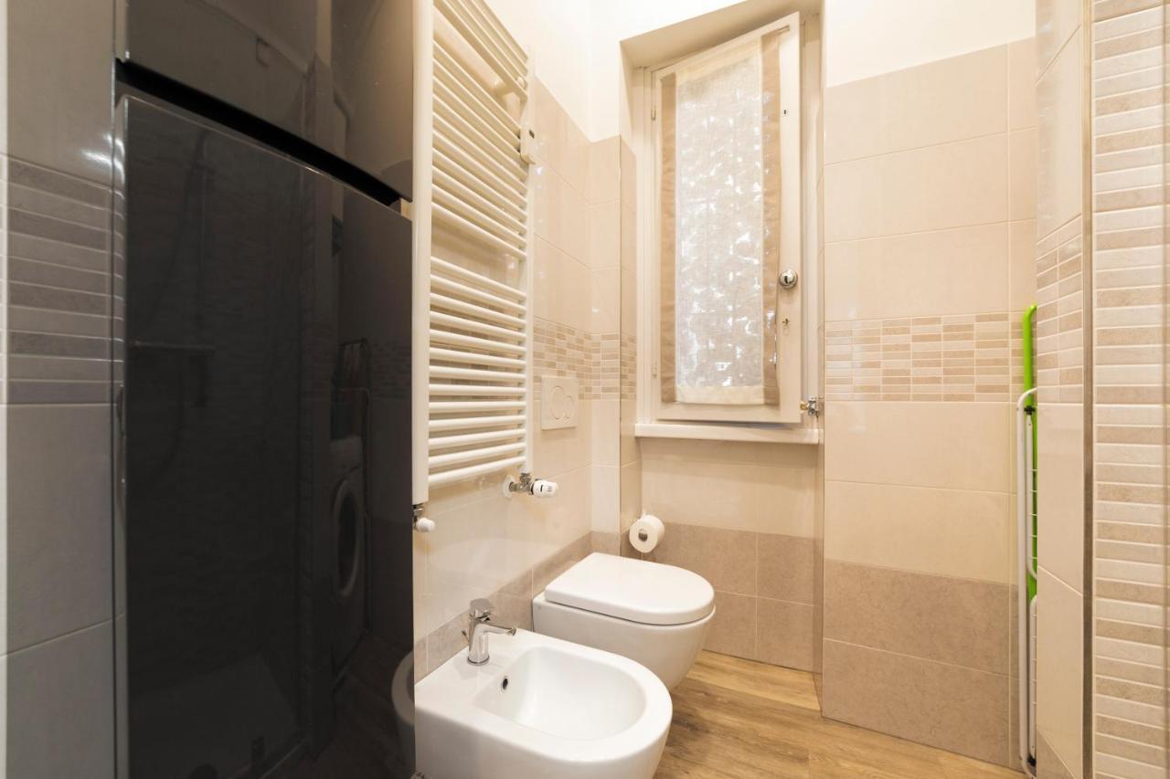 A Due Passi Da Piazza Firenze Apartment มิลาน ภายนอก รูปภาพ